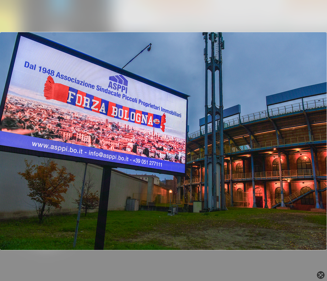 ASPPI con la squadra di calcio della sua città “Forza Bologna” videowall allo stadio Dall’Ara